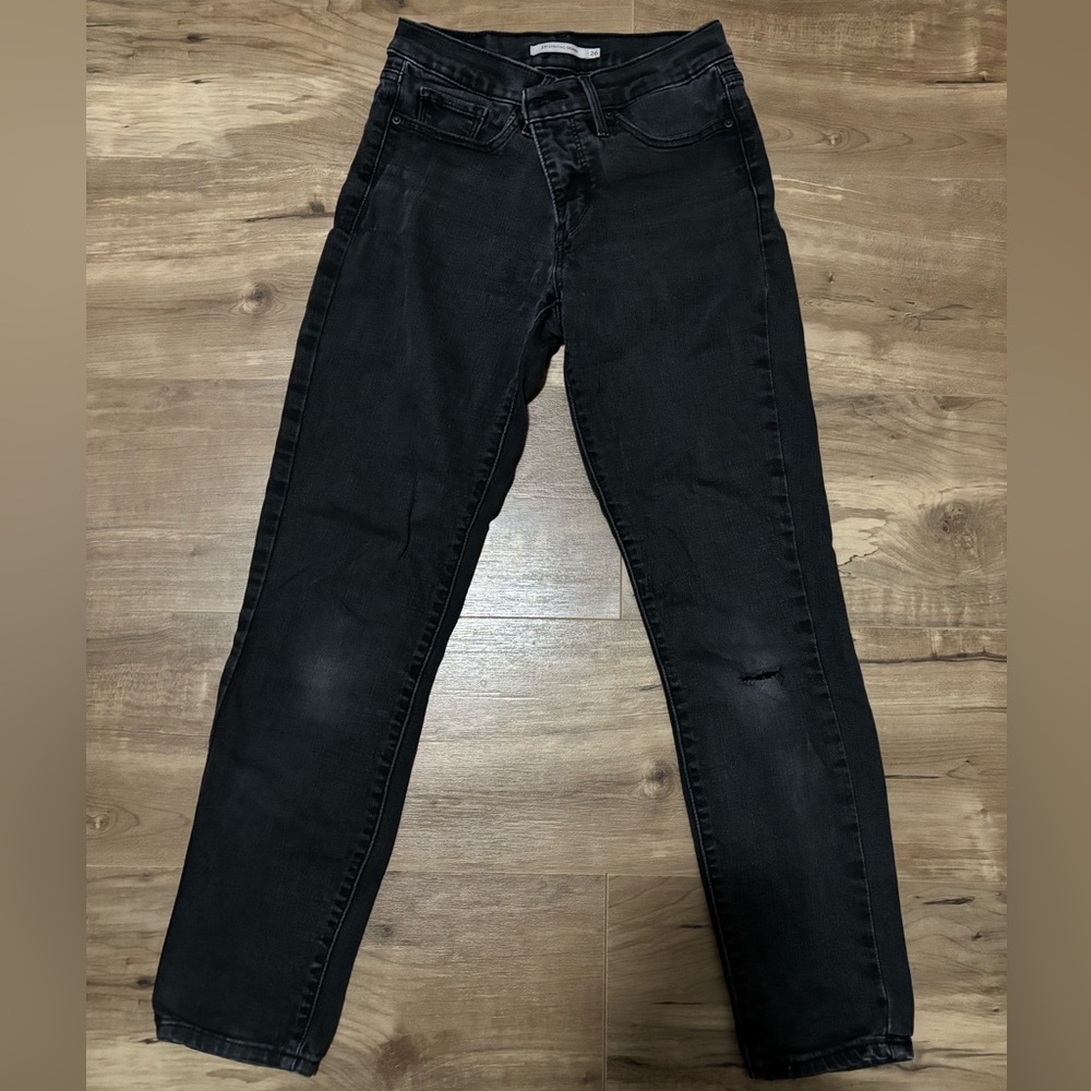 LEVI’S women’s 311 shaping skinny jeans!